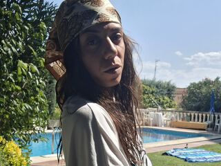 camwhore masturbating with dildo AliceSanz