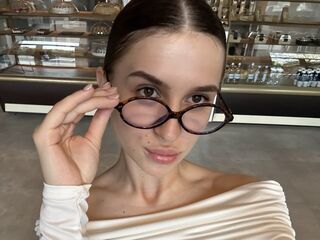 camwhore shaved pussy AriaMonro