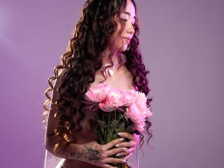 free webcam chat room BellaClaire