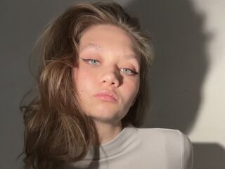 naked cam girl fingering pussy BrandiLiedberg