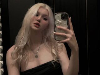 cam girl playing with sextoy LashayBernon