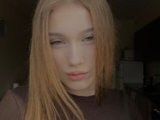 camwhore masturbating with vibrator MiaDelicia