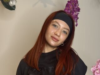 camgirl playing with dildo MonaDobin