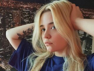 Kinky webcam girl MonnieMoniz