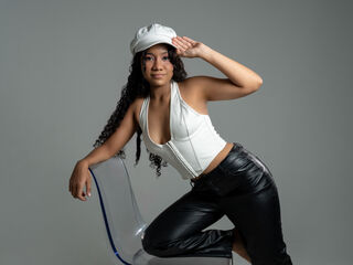 camgirl playing with sextoy RavenBailley