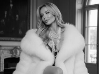 free nude web cam SerenaStar