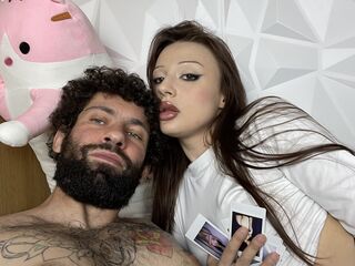 cam couple playing with dildo AlexKylieGreen