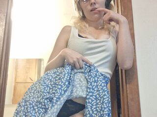 cam girl playing with sextoy AjaJones