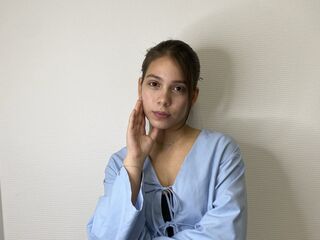 nude cam photo AlishiaCowlin