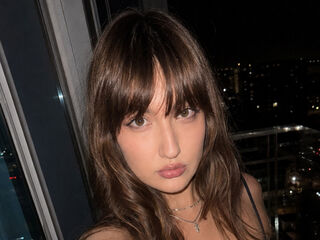 closeup AlizaShaner