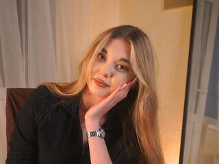 chat room picture AlonaYouell