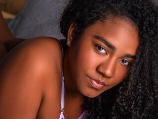 webcamgirl AmaraRuiiz