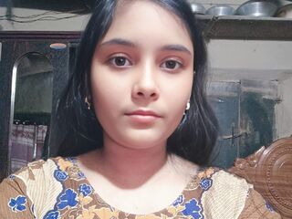 topless webcamgirl AniBd