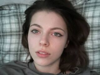 cam chatroom AntoinetteCurtis
