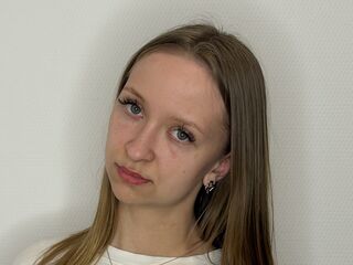girl topless AundreaMoczo