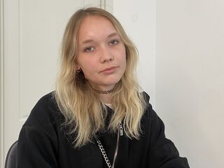 camgirl showing pussy BonnieRad