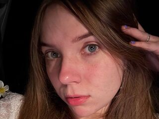 camgirl playing with dildo BrookKingfisher