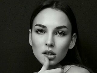 hot cam girl masturbating with dildo CariGugliuzza