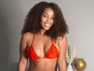 cam girl fingering pussy ChiNasa