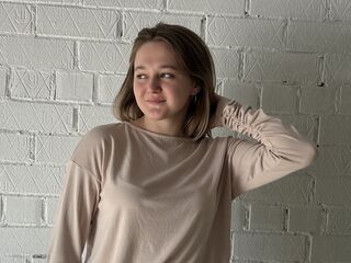 webcamgirl live sex ChristiaBenoy