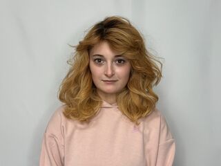 erotic cam video DarlineByfield