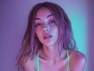 cam girl playing with dildo DominicaAtom