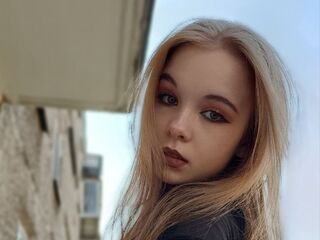 closeup web cam ElletteChesser