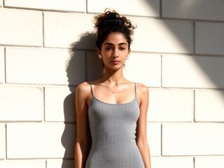 girl topless EllieTaulbee