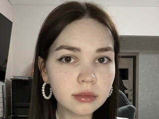 naked cam girl masturbating with sextoy EmiliRoyzi