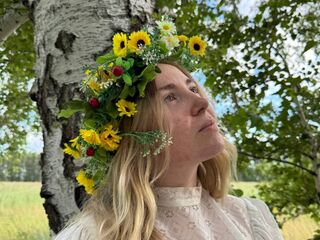 webcam strip tease show EstaCutchin