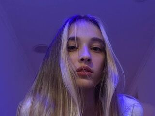 topless webcamgirl FreddieSchuckers