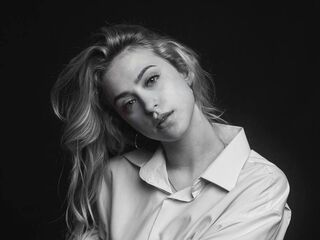 girl cam nude GwynethHibbits