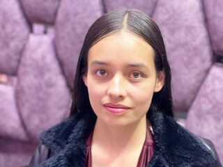 hot cam whore IssaMontenegro