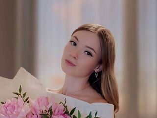 camgirl fingering bald pussy JaniseServoss