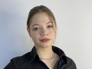 chatroom cam JanuaryBuswell