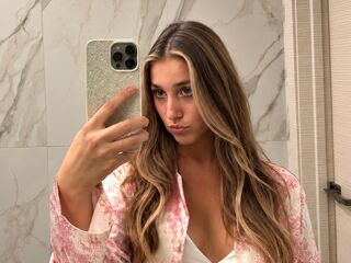 hot cam whore JohnieBritton