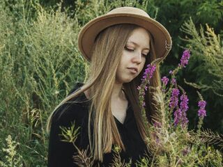 live webcam girl KarenLowe