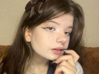 beautiful cam girl KarolynBerendzen