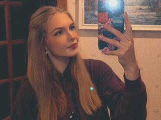 camslut spreading pussy KateyTouriny