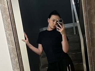 cam slut chat room KiraBentley