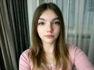 camslut masturbating KoriMatinez