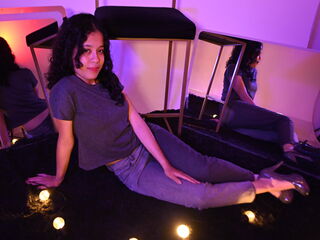 live sexcam KyaraLux