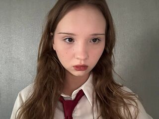 girl nude LaritaLudemann