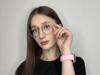 naked webcam girl LatriciaSuet