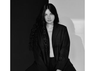 topless webcamgirl LizaLuk