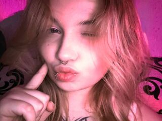 cam girl masturbating with sextoy LucileSharples