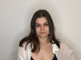 camgirl masturbating with dildo MabelleMuther