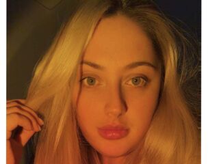 naughty cam girl masturbating MarieBuck