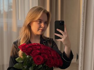 cam girl chatroom MelissaMyla