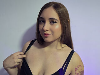 free live chatroom MiahCouper